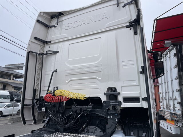 スカニア：R460：現行モデル：登録済未使用車：トレーラーヘッド：総輪エアサス