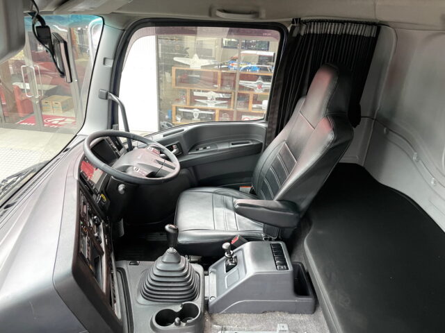 いすゞ　ギガ　ハイルーフ　冷凍バン　4軸　左観音扉2枚　サブエンジン　ジョロ４キーストン