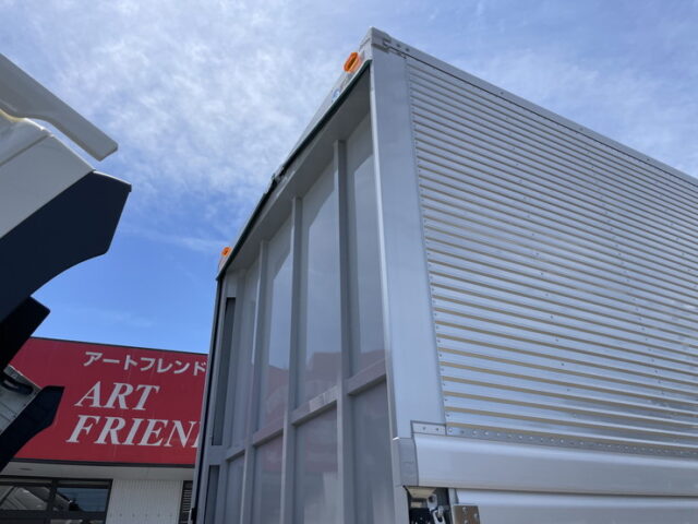 日野　17プロフィア　未使用　ハイルーフ　アルミホイール　リア門口ステンレス　7速MT