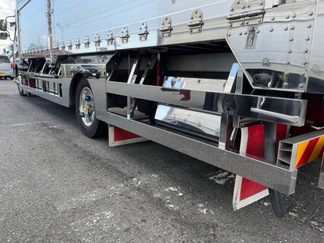 三菱ふそう　ファイター　ハイルーフ　冷凍ウィング　ヤマダボディ　ステンレスサイドバンパー　