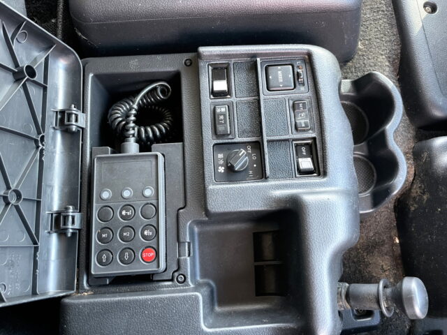 日野　プロフィア　ハイルーフ　ウィング　リア門口ステンレス　木床　内高247㎝