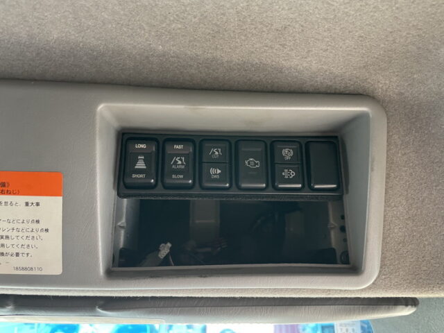 いすゞ：ギガ：冷凍ウィング：菱重製直結冷凍機：ジョロダーレール4列：アルミシマ床