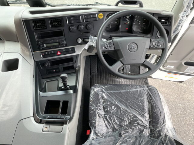 三菱ふそう：スーパーグレート：トレーラーヘッド：ハイルーフ：Ｄ尺：AT：未使用：第５輪11.5ｔ　