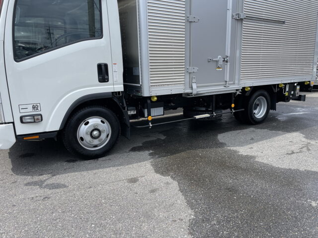 いすゞ　エルフ　アルミバン　低走行　ワイド　跳上ゲート　150馬力