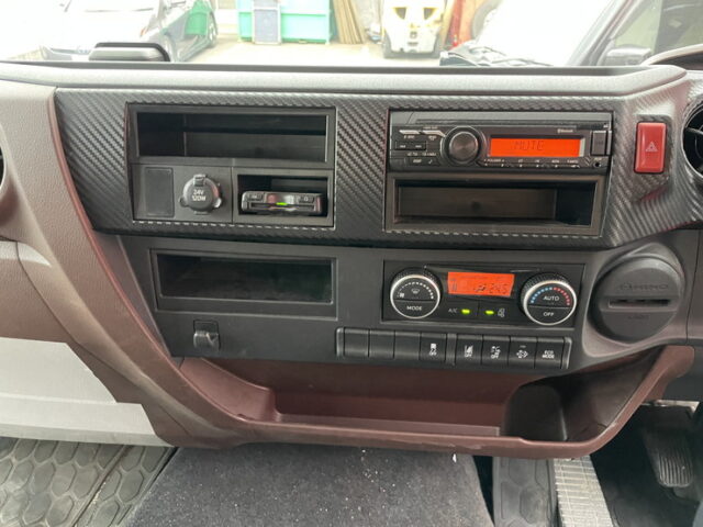 日野　17レンジャー　ハイルーフ　6200ワイド　エアサス　格納ゲート　低走行