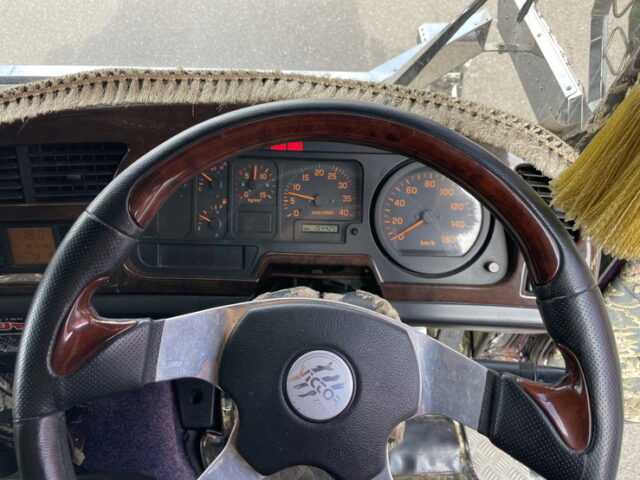 いすゞ：フォワード：デコトラ：キャンピング登録：箱内部屋仕様：マニ割り