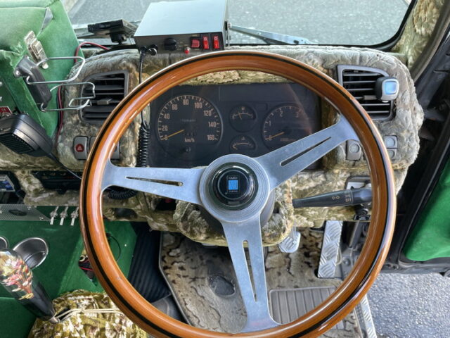 いすゞ：エルフ：造り平ボディ：内装生地張り：5MT：オバＱバンパー：フロントバイザー：架装多数