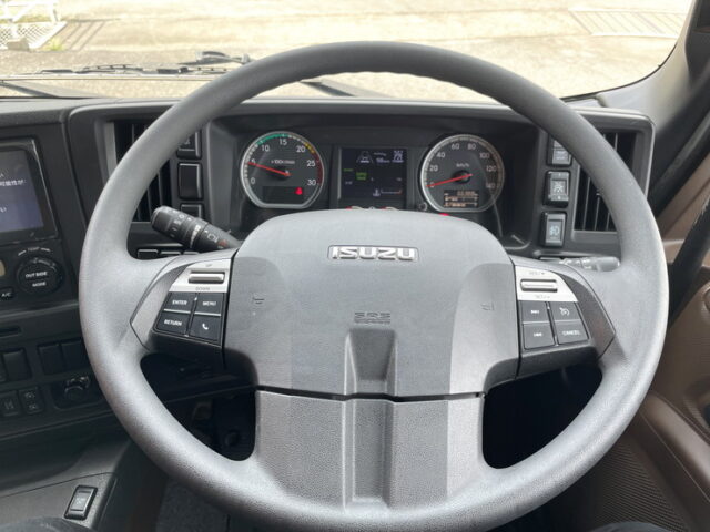 いすゞ：ギガ：ハイルーフ：ウィング：AT：木床：アルミホイール：リアエアサス