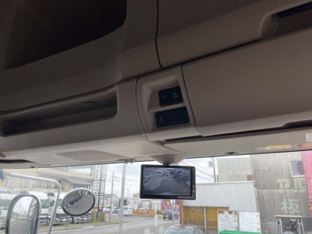 日野：17プロフィア：ハイルーフ：ウィング：メッキ多数：リア門口ステンレス：E13C