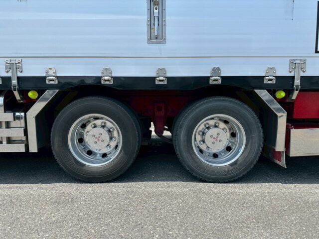 スーパーグレート：ハイルーフ：ウィング：架装多数：木床：380馬力