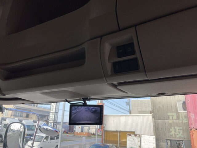 日野：17プロフィア：ハイルーフ：メッキ多数：ステンレス多数：アルミホイール