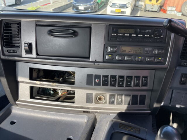 日野：プロフィア：ハイルーフ：トレーラーヘッド：メッキ多数：アルミホイール