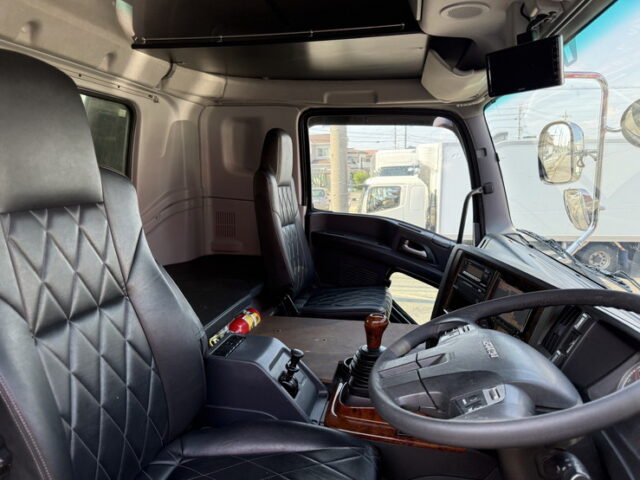 いすゞ：ギガ：ハイルーフ：トレーラーヘッド：アルミホイール：スムーサー