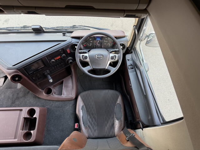 日野：17プロフィア：ハイルーフ：ウィング：アルミホイール：リア門口ステンレス