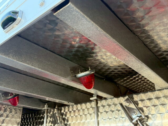 ブルーテックキャンター：造りボディ：アルミバン：ワイド超ロング：舟形バンパー：バスフェンダー