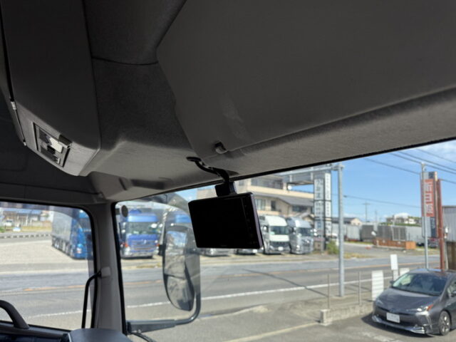 17スーパーグレート：ハイルーフ：トレーラーヘッド：ブタ鼻付：第5輪荷重11.500㎏