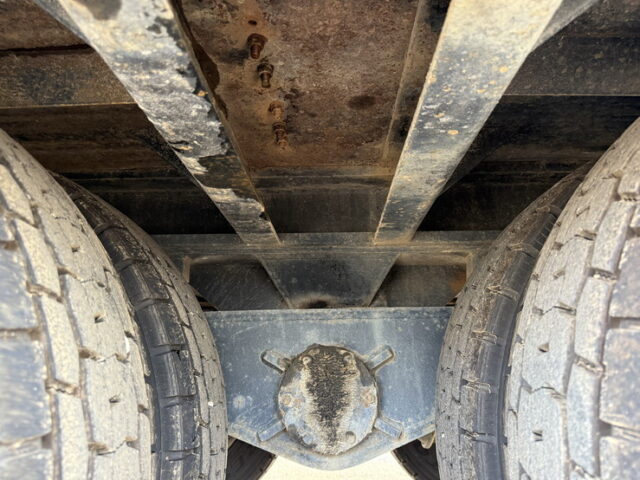 東急：重機運搬用トレーラー：幅2800㎜　荷台長4700㎜：歩みハンガー：8輪