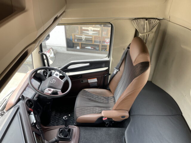 日野　17プロフィア　トラクターヘッド　架装多数　ハイルーフ