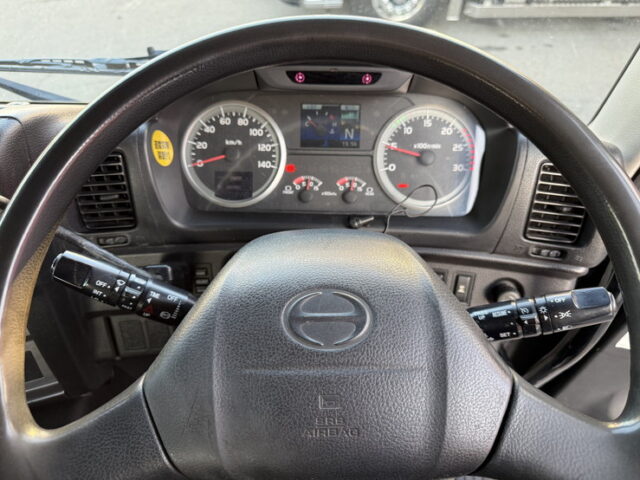 日野:プロフィア:ハイルーフ:トレーラーヘッド:メッキ多数:後輪エアサス:480馬力