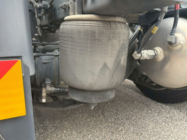 日野：17プロフィア：ハイルーフ：トレーラーヘッド：第5輪荷重11.500㎏：E13C