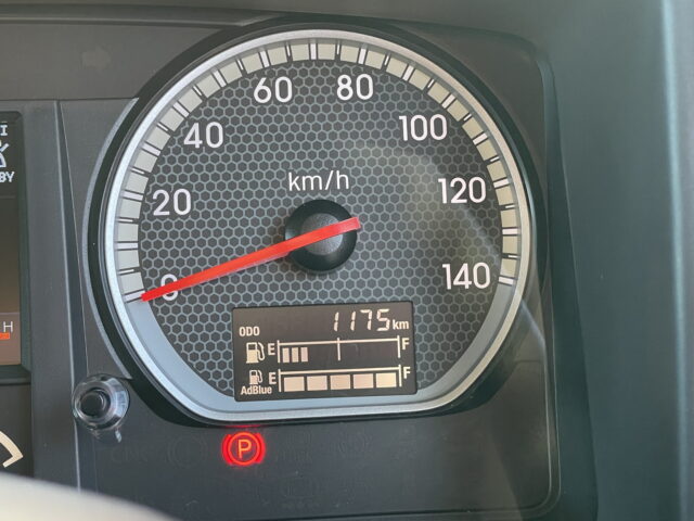 いすゞ　ギガ　ハイルーフ　ウィング　未使用車　アルミホイール　メッキ多数