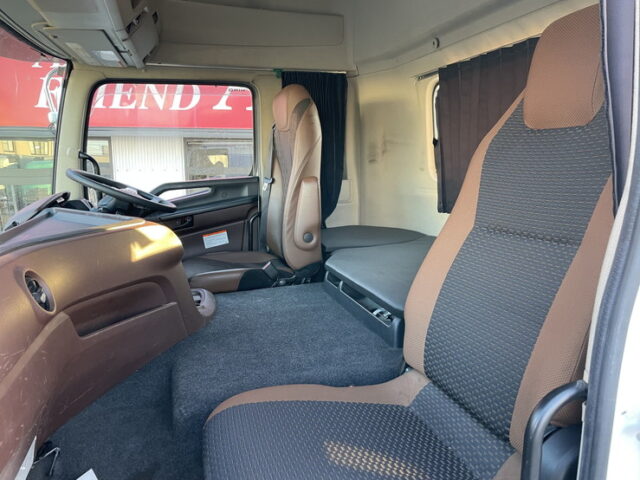 日野　17プロフィア　ハイルーフ　トレーラーヘッド　E13Cエンジン　450馬力