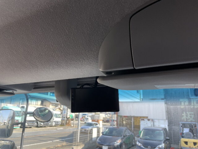 いすゞ：フォワード：ウィング：6200ワイド：エアサス：架装多数：木床：240馬力