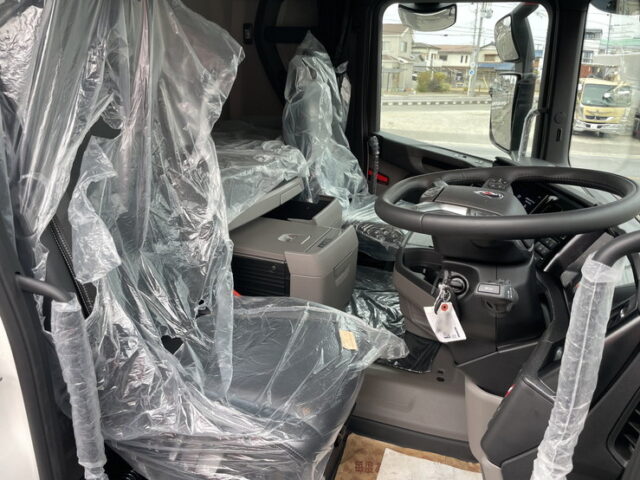 スカニア：R460：現行モデル：登録済未使用車：トレーラーヘッド：総輪エアサス