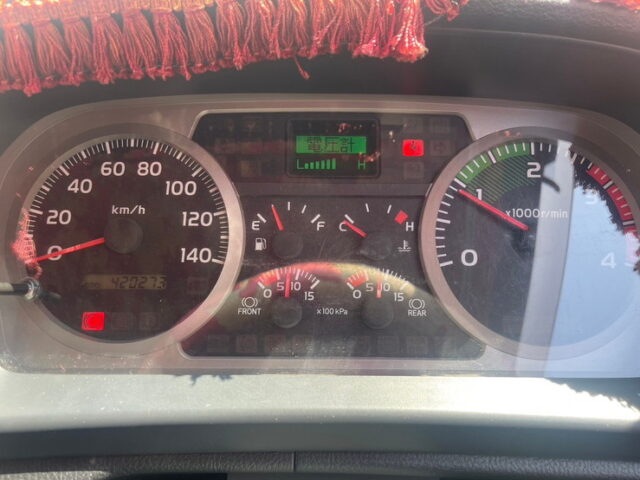 日野　レンジャープロ　冷凍ウィング　ステンレスサイドバンパー　メッキパーツ多数