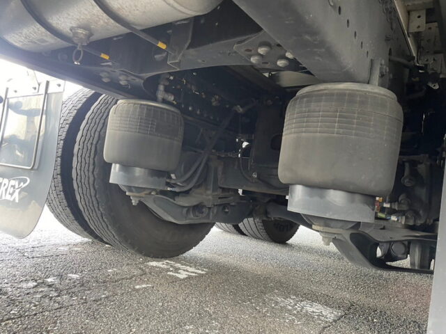 日野　プロフィア　ハイルーフ　ウィング　アルミホイール　ステンレスサイドバンパー　リア門口ステンレス　　