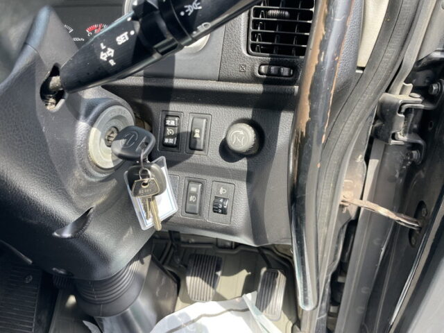 日野　プロフィア　ハイルーフ　トレーラーヘッド　煙突マフラー(ダミー)　ブタ鼻