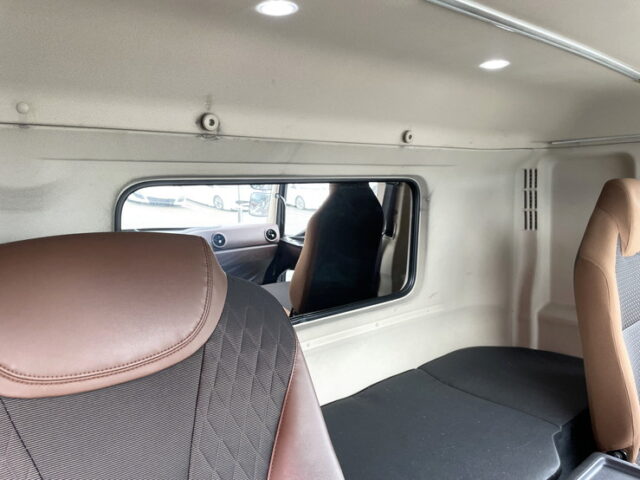 日野：プロフィア：アルミブロック平ボディ：7MT：ステンレス架装多数：メッキパーツ多数：アルミホイール　