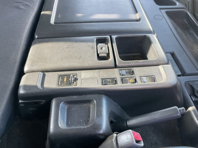 日野：テラヴィ：ハイルーフ：トレーラーヘッド：V8：ツインターボ：エアサス