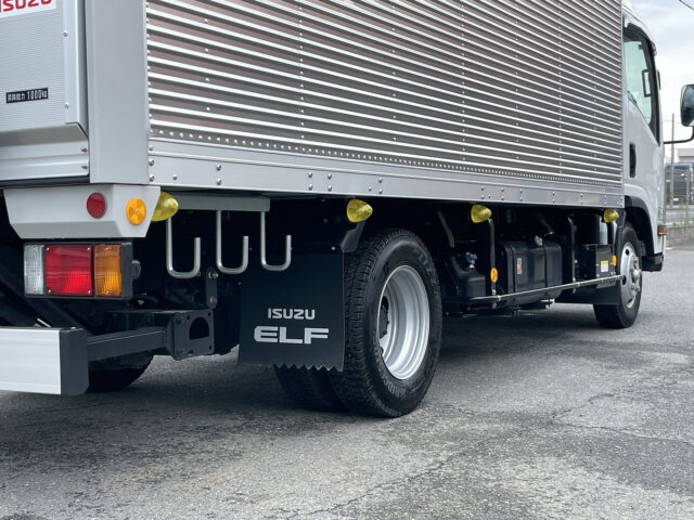 いすゞ　エルフ　アルミバン　低走行　ワイド　跳上ゲート　150馬力