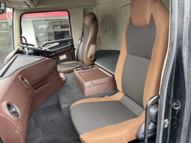 日野：17プロフィア：ハイルーフ：ウィング：メッキ多数：リア門口ステンレス：E13C