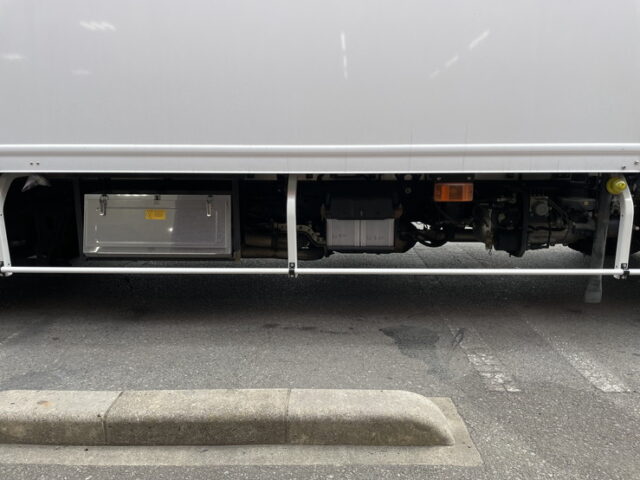 日野:17レンジャー:6200ワイド:冷凍バン:格納ゲート付:エアサス:ジョロ4キーストン