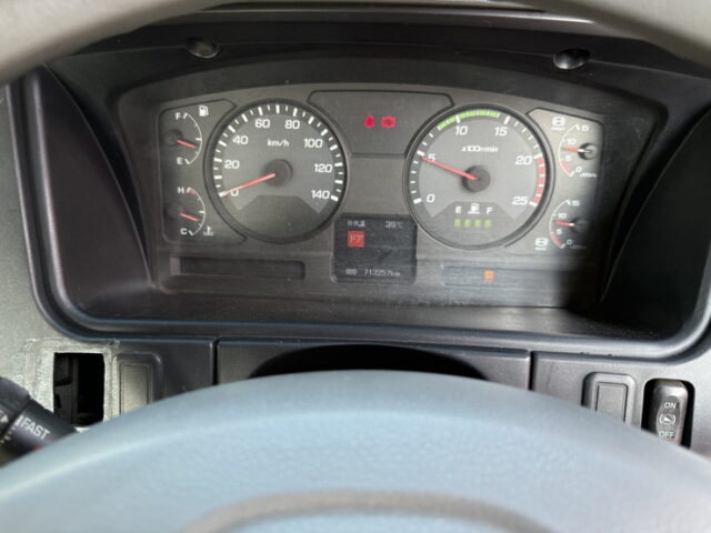 スーパーグレート：ハイルーフ：トレーラーヘッド：メッキ多数：アルミホイール：7速MT