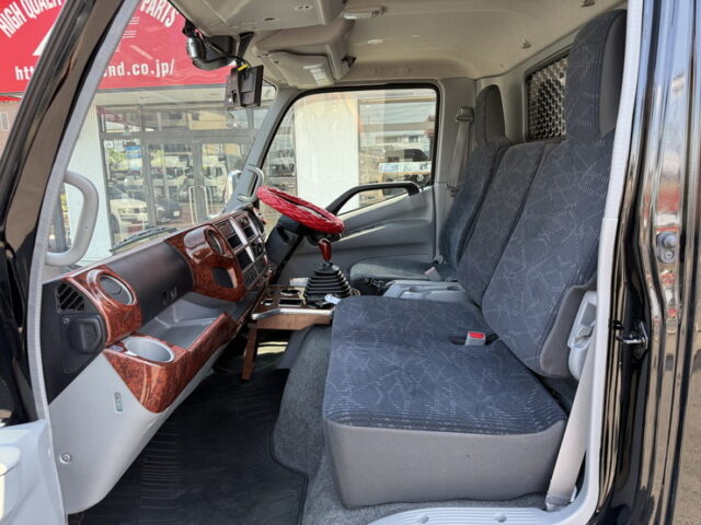 R3　日野　デュトロ　ワイドロング　アルミウィング　造りボディー　メッキ多数　
