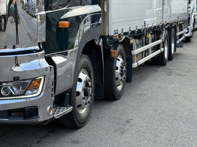 日野：17プロフィア：ハイルーフ：ウィング：アルミホイール：リア門口ステンレス