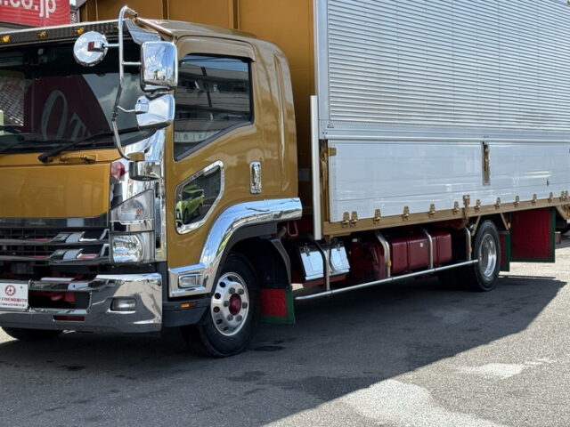 いすゞ：フォワード：6200ワイド：ウィング：木床：アルミホイール：240馬力：エアサス