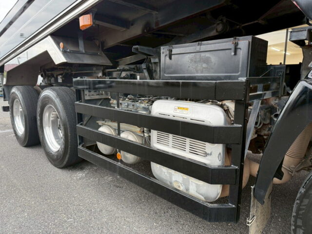 日野：17プロフィア：ダンプ：5300×2300：メッキ多数：7速MT：380馬力：電動コボレーン