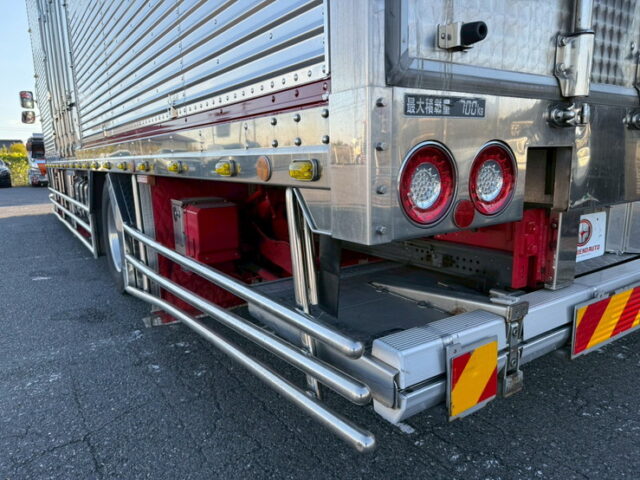 いすゞ：フォワード：ハイルーフ：冷凍バン：7100標準幅：架装多数：格納ゲート：エアサス