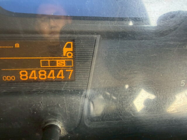 クオン:ハイルーフ:ウィング:メッキ多数:ステンレスバイザー:アルミホイール