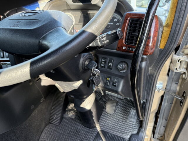 日野：プロフィア：ハイルーフ：トレーラーヘッド：エアロ付：エアサス：450馬力