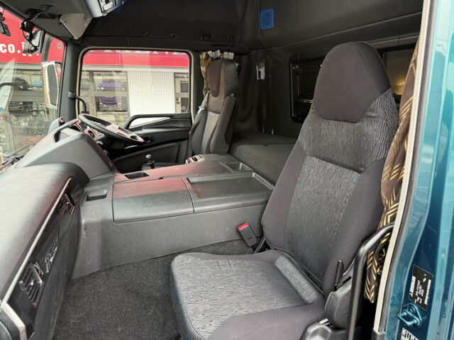 17スーパーグレート：ハイルーフ：ウィング：プレミアムライン：リア門口ステンレス