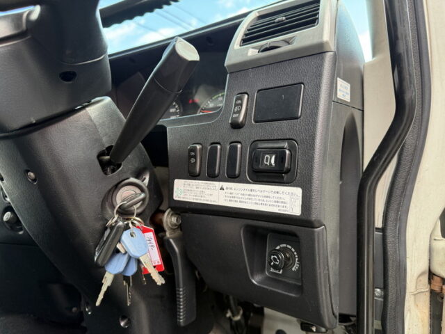 ファイター:ウィング:6200ワイド:後輪エアサス:格納ゲート:240馬力