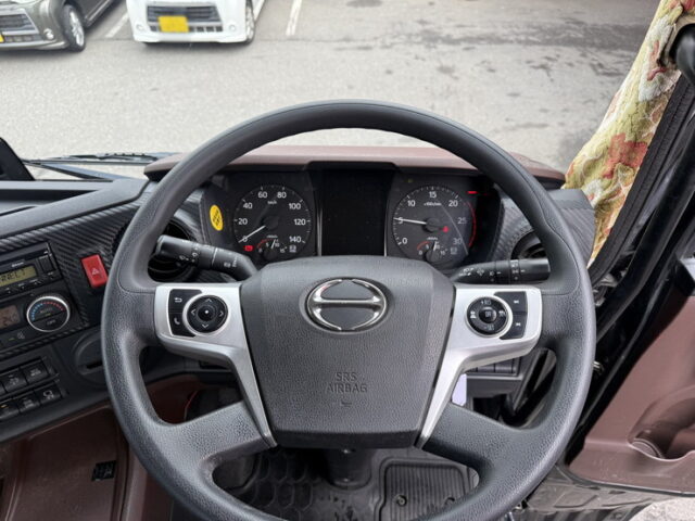 日野:17プロフィア:ハイルーフ:トレーラーヘッド:架装多数:アルミホイール