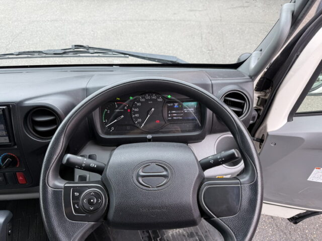 日野：デュトロ：バン：ワイドロング：格納ゲート：左スライドドア：AT車：準中型免許