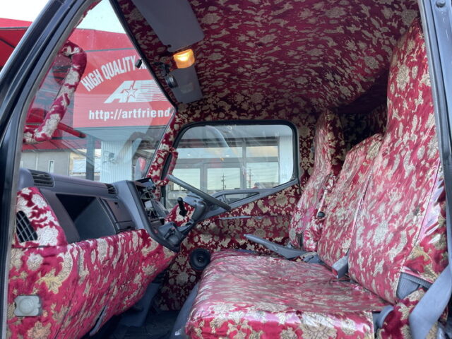 キャンター　平ボデーアルミブロック　標準幅　ロング　6速ＭＴ　生エンジン