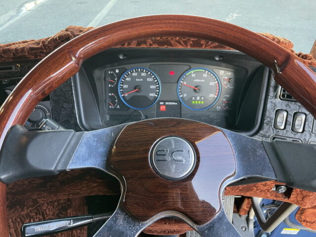 スーパーグレート　ハイルーフ　トレーラーヘッド　架装多数　ブタ鼻　7速MT